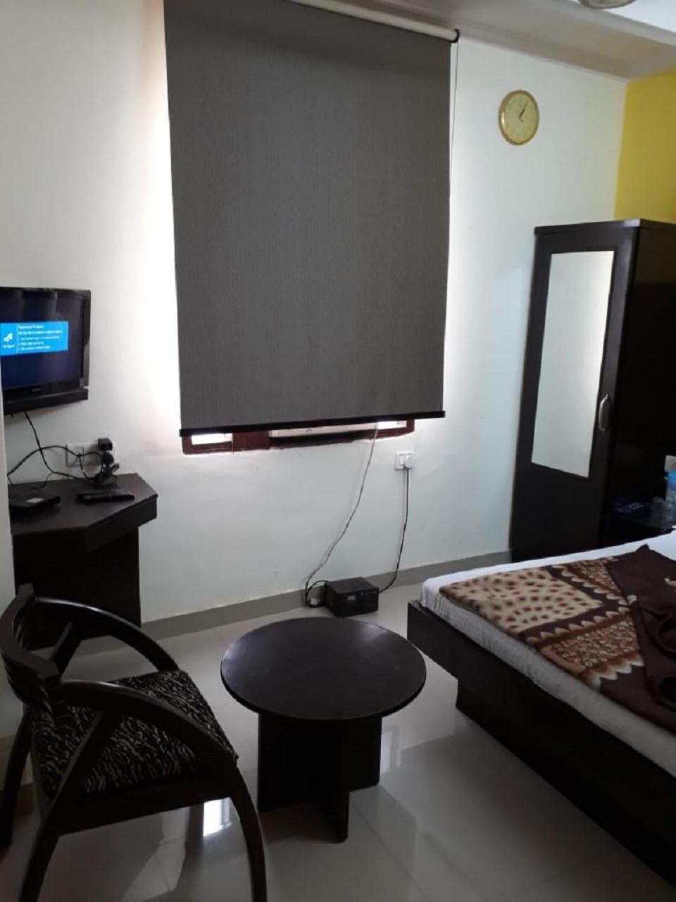 Hotel Shreeram Deluxe Νέο Δελχί Εξωτερικό φωτογραφία