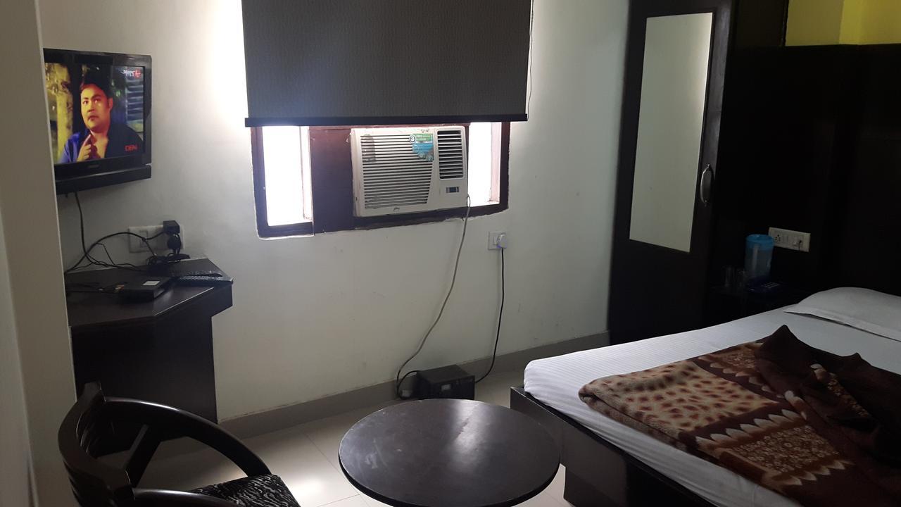 Hotel Shreeram Deluxe Νέο Δελχί Εξωτερικό φωτογραφία